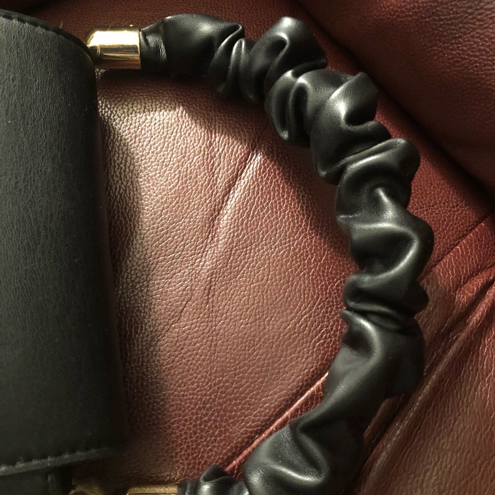 EN Expressions NYC Black Vegan Leather Handbag With Ruffle Handle - Picture 9 of 13